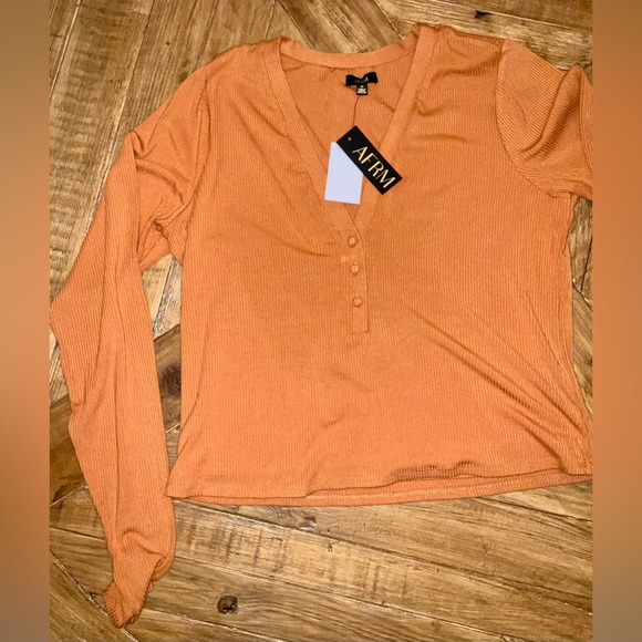 AFRM Arbor ribbed henley top - size 1x - nwt in the color caramel - Picture 9 of 11